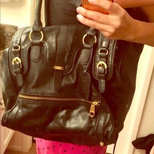 Badgley Mischka Black leather shoulder bag❤️🤓